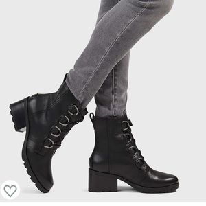Sorel cate lace up boot - like new size 6.5